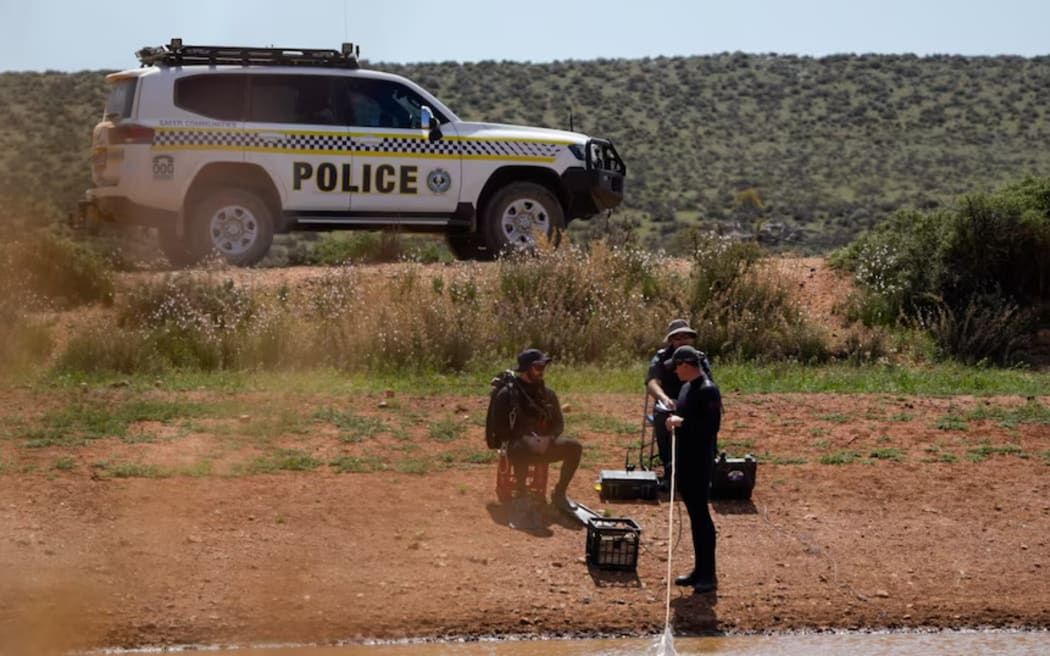 Water operations police during the search on September 30. (ABC News: Daniel Taylor)