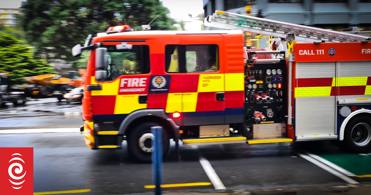 Firefighters put out blaze in industrial area in Christchurch - Vimarsana News