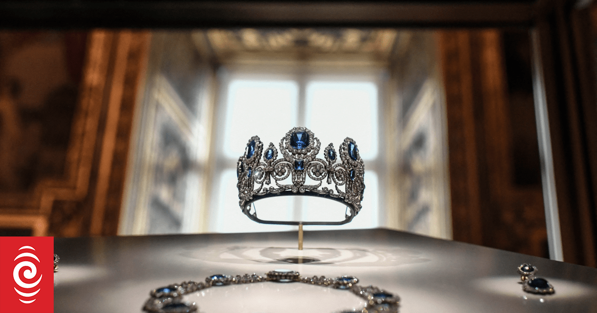 France arrests two men, two women over Louvre heist: prosecutor