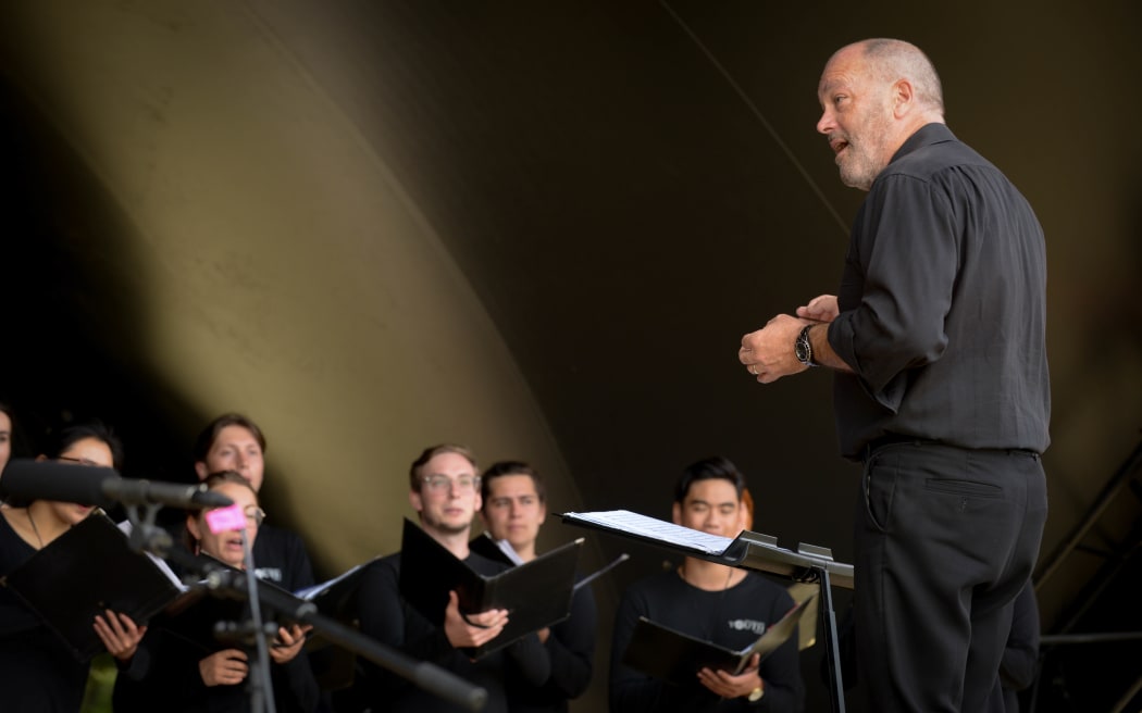 David Squire and the New Zealand Youth Choir