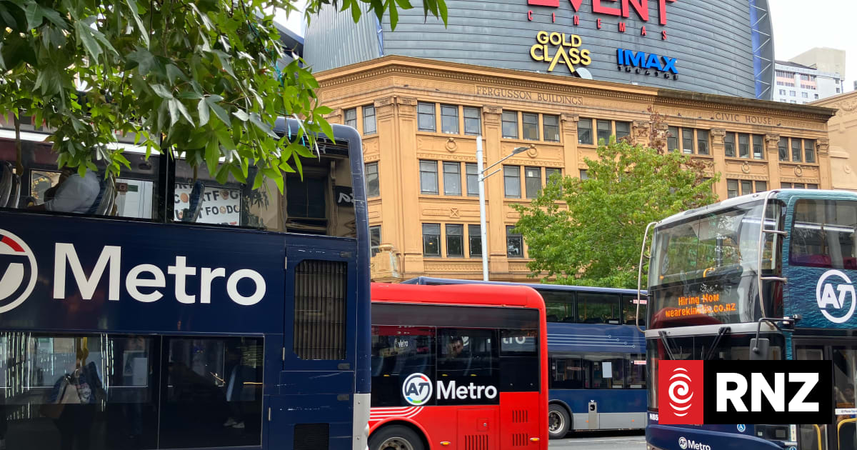 Urgent meeting called over possible spike in bus, train fares | RNZ