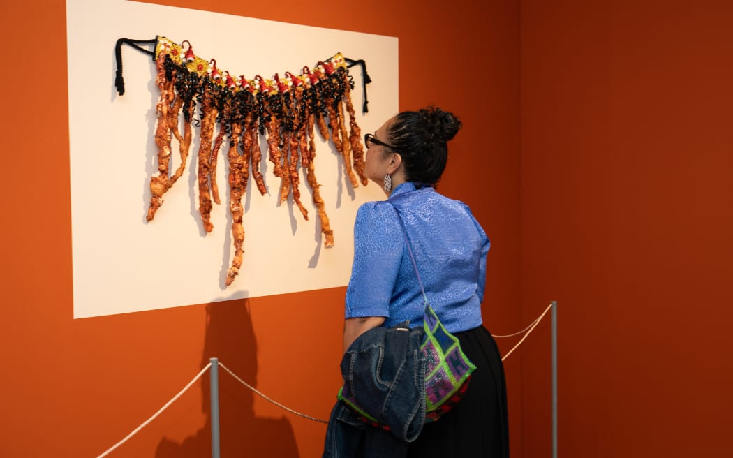 Prosthetic eyeballs and kelp in Manuaha’apai Vaeatangitau's exhibition  at Pātaka Art+ Museum,