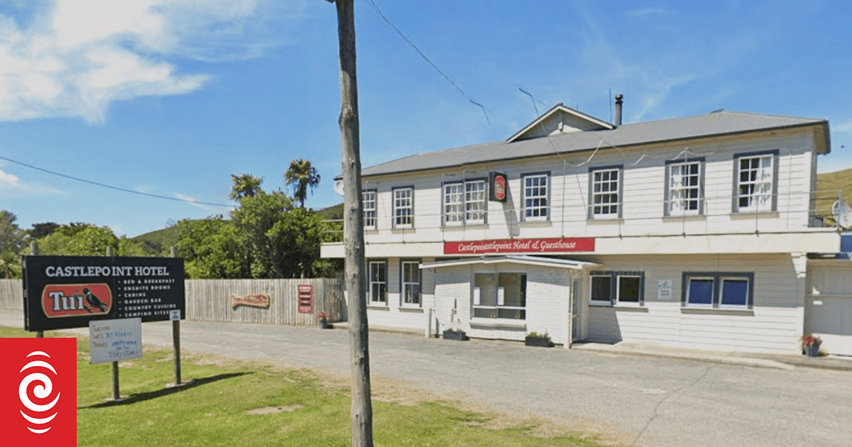 Community cheers as booze back on tap at Castlepoint Hotel bar