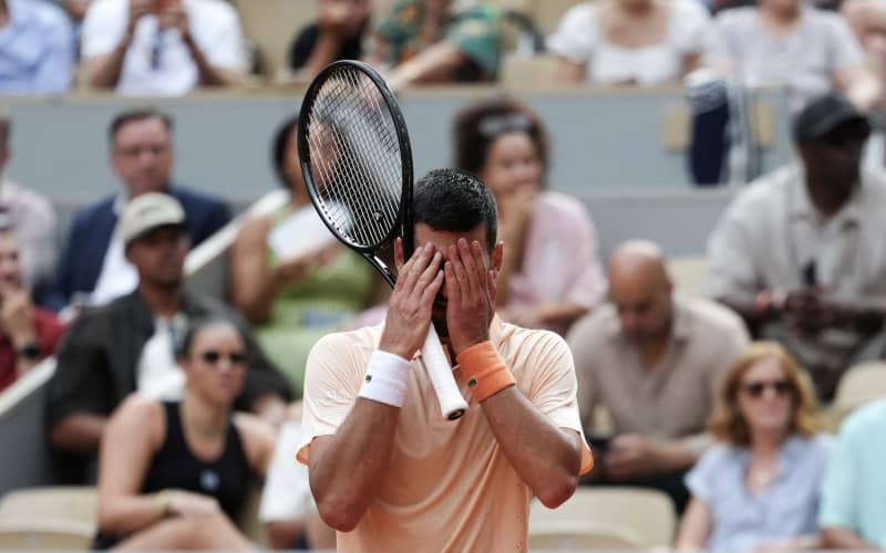 Djokovic stunned in French Open third round | RNZ