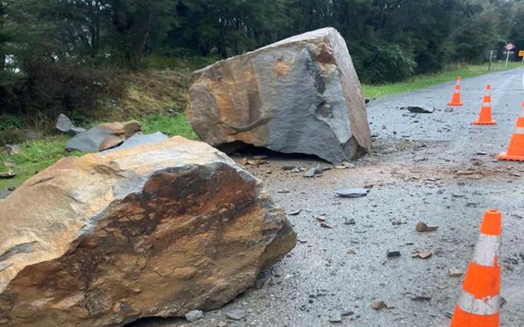 SH6 rock fall west of Murchison