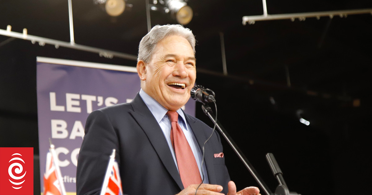 Election 2023: Winston Peters wooing small crowds as popularity creeps up in polls - Vimarsana News