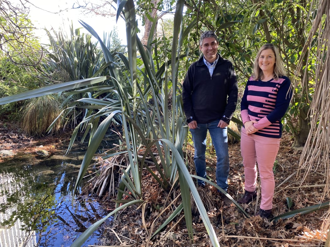 Associate Professor Aisling O’Sullivan and Professor Tom Cochrane, from the University of Canterbury Department of Civil and Natural Resources Engineering.