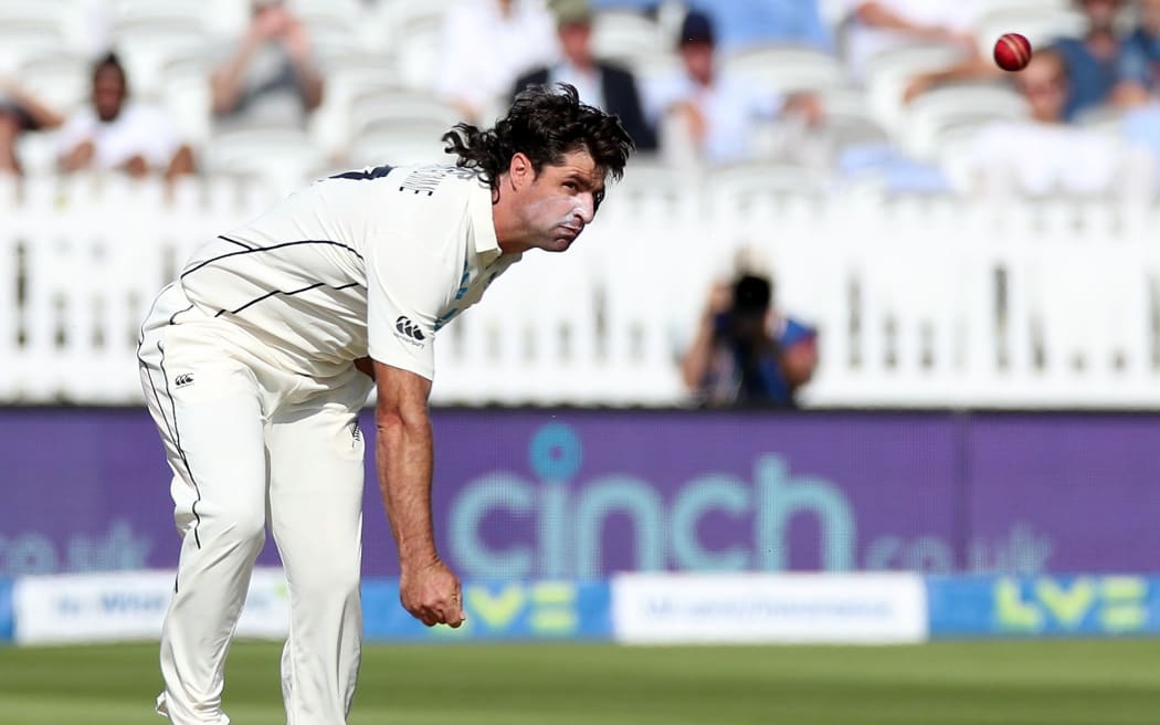 Colin de Grandhomme bowling