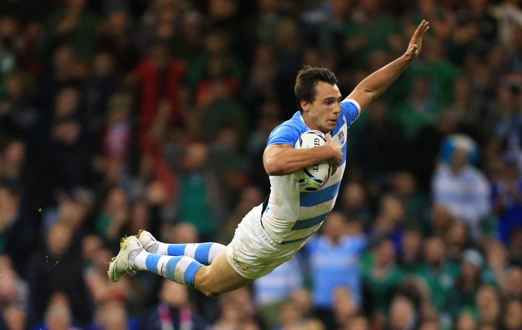 Argentina winger Juan Imhoff scores against Ireland RWC2015.