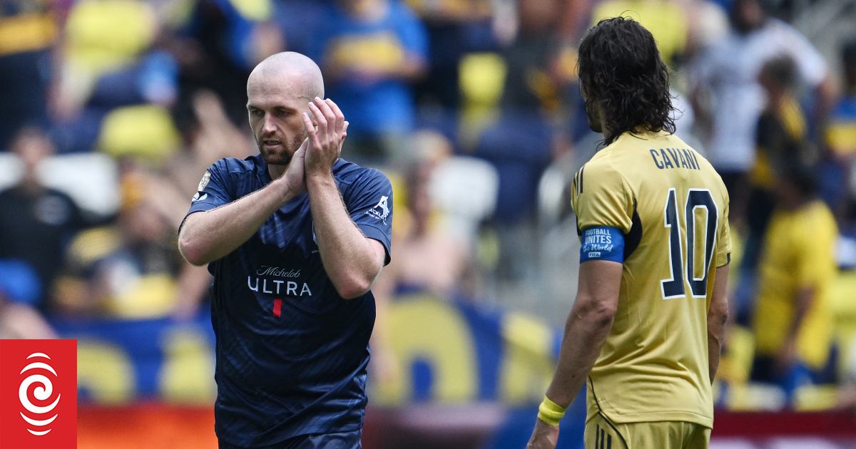 Teacher scores dream goal for Auckland City, holding Boca Juniors to draw