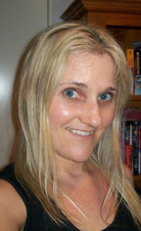 Author Joanne Wadsworth