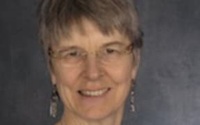 Professor Amanda Oakley.