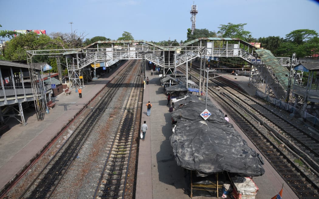 Deserted railway station  in Kolkata as India observed the Janta (Civil)  curfew in Kolkata, India on Sunday, 22nd  March , 2020. The government on Sunday announced an unprecedented lockdown of 75 districts in the country in order to combat the threat of novel coronavirus. The Centre identified 75 districts where novel coronavirus, or Covid-19, cases have been reported and the recommended that they be placed under lockdown.More than 300,000 people have contracted the novel coronavirus and death toll crossed 13,000 in the world. (Photo by Sonali Pal Chaudhury/NurPhoto) (Photo by Sonali Pal Chaudhury / NurPhoto / NurPhoto via AFP)