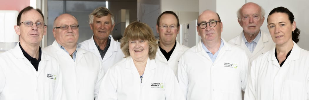 More than a hundred Plant and Food Research scientists are in the team that has won the 2017 Prime Minister's Science Prize.