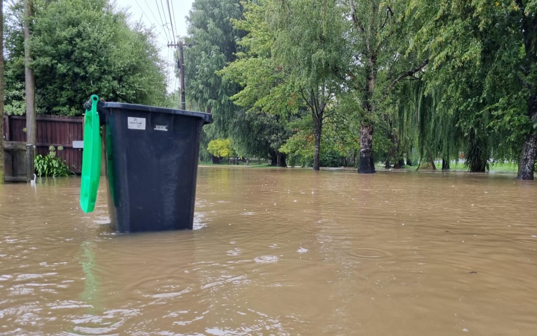 A lone wheelie bin on Eastern Terrace