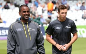 Black Caps bowling coach Dimitri Mascarenhas (L) with pace bowler Tim Southee