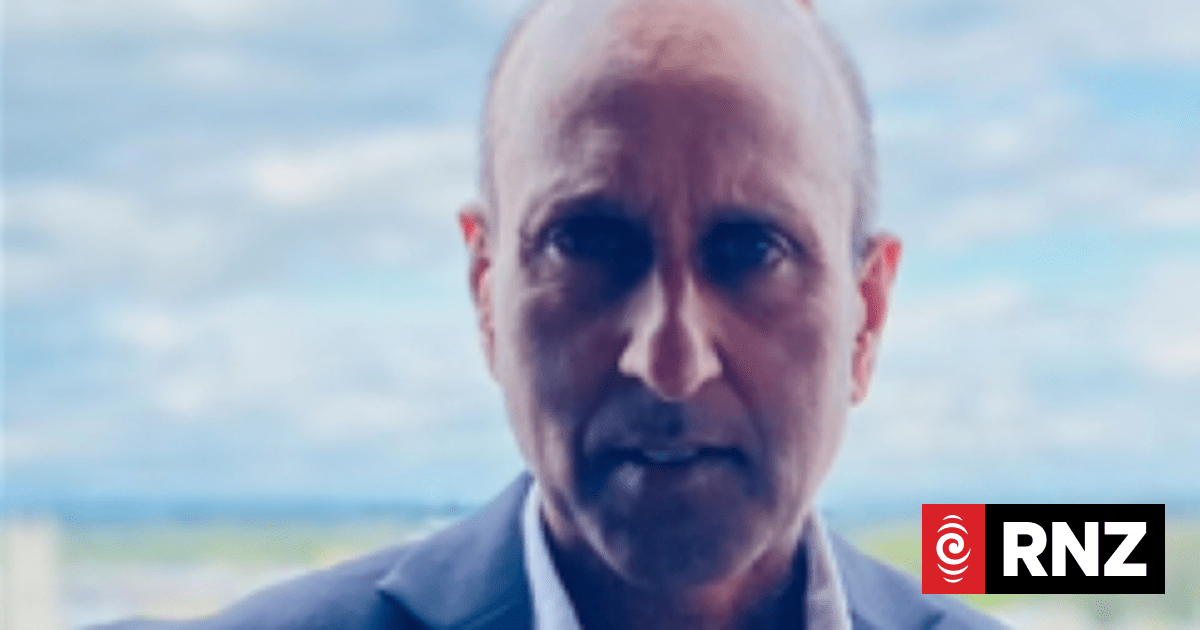 Police search bank accounts, phone records of missing Southland farmer Kevin Belling
