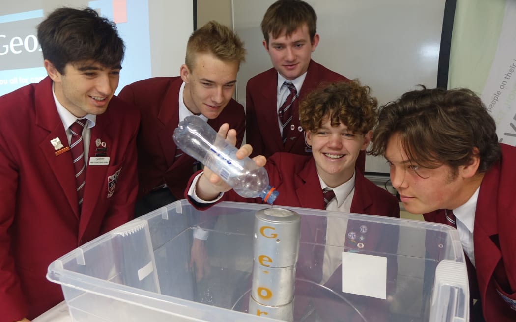 Kadyn Newport, Rhyva van Onselen, Shane McDonald, Brad Selwood and Ben Gardiner from St John’s College in Hastings,  have developed a low-cost rain and flood monitor that sends real-time information via text.