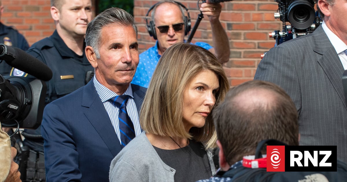 'Full House' actress sentenced to jail for US college scam | RNZ