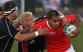 Sione Vaiomo'unga carries the ball for Tonga in the 2011 Rugby World Cup
