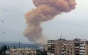 A cloud of caustic steam rose from the Azot plant in Severodonetsk, after a shell hit a nitric acid tank on 31 May. Today, local authorities say the plant has caught fire.