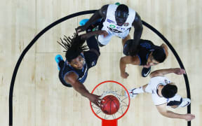 Breakers forward Charles Jackson throws down a dunk on Melbourne United, Vector Arena, Auckland, 20 February 2016. Photo: Anthony Au-Yeung / www.photosport.nz