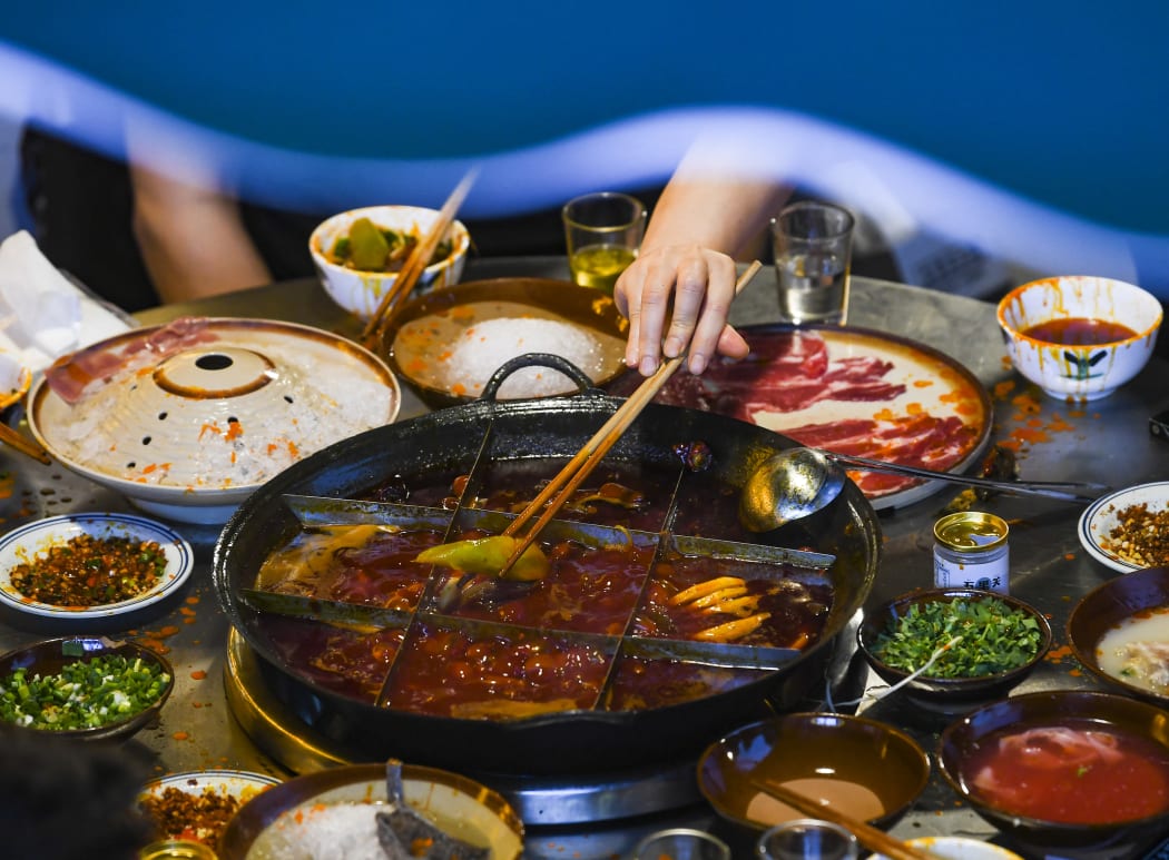 Man le hotpot sale