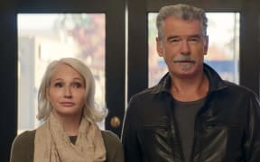 Ellen Burstyn and Pierce Brosnan in The Out-Laws