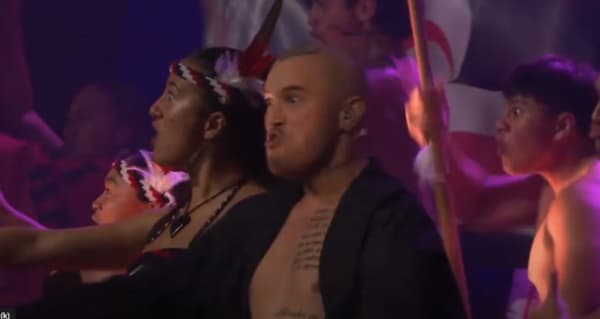 Stan Walker's powerful performance at the AMAs 2025.