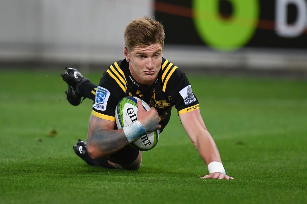 Hurricanes' Jordie Barrett scores a try.