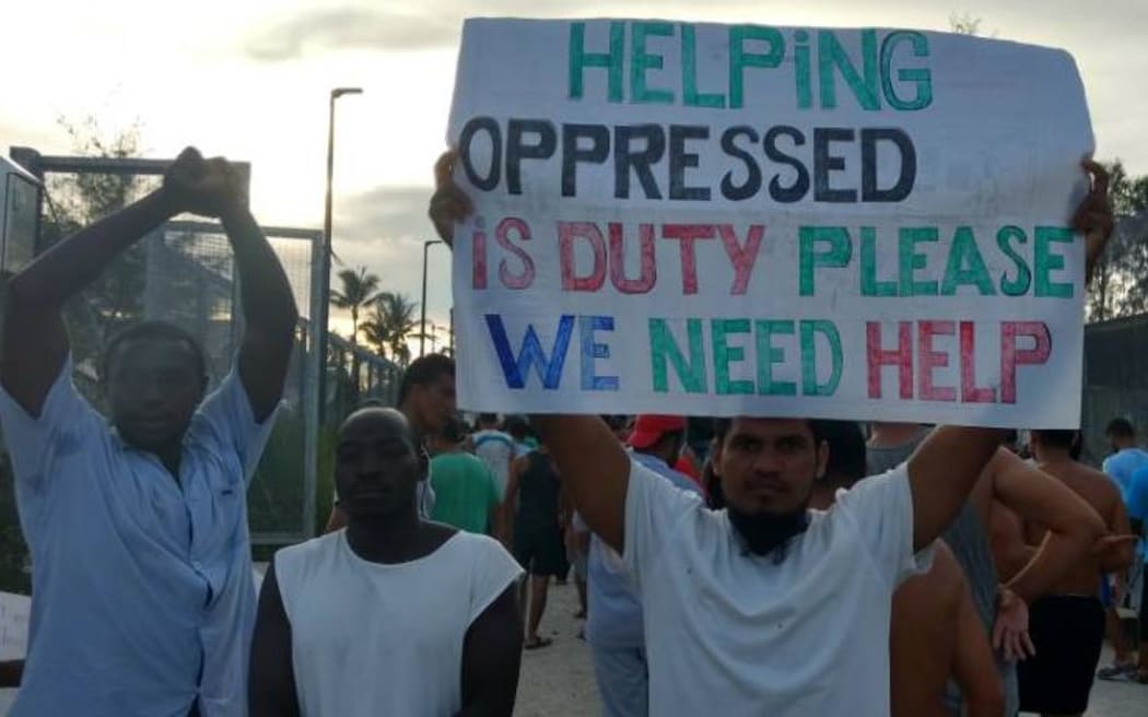 An image from the 106th day of protest o nManus Island, 14-11-17