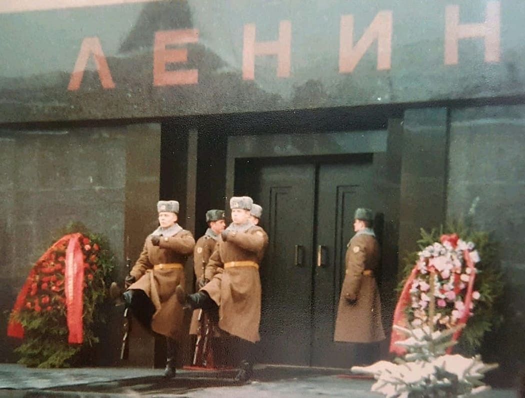 An image of Soviet soldiers marching in Moscow.