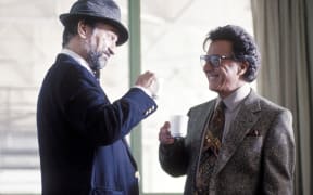 Still from Wag the Dog (1997) directed by Barry Levinson.