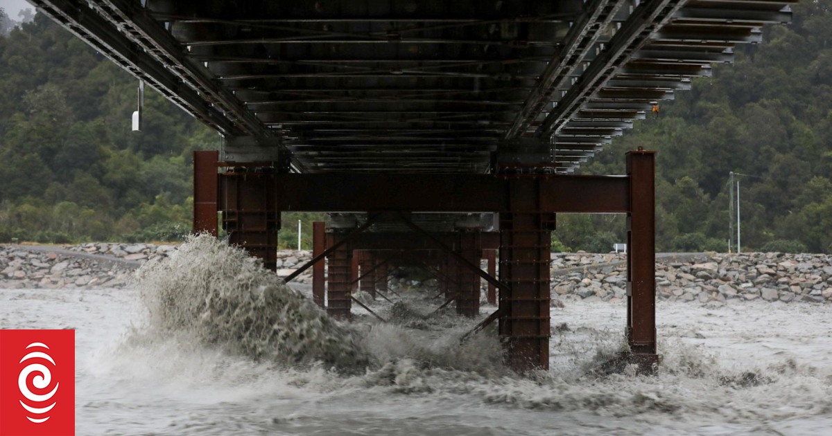 Weather updates: Rain lashes North and South Islands