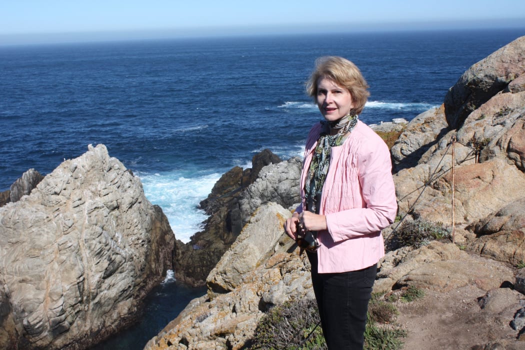 Debra Lee Baldwin at Dudleya farinosa habitat
