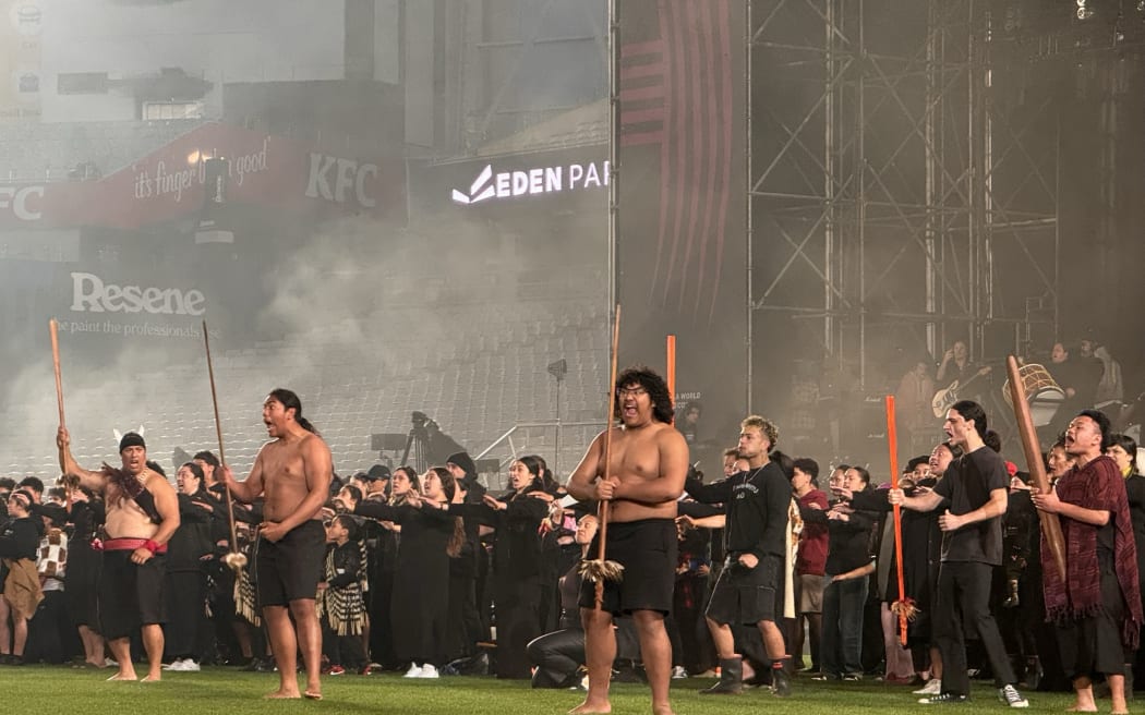 An attempt to break the world record for most people performing a haka at once gets underway at Eden Park.