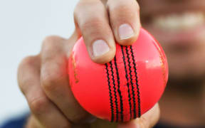 Tim Southee with the pink ball.
New Zealand Blackcaps twilight training session ahead of the 1st day/night test match against England this week. Eden Park, Auckland, New Zealand. 20 March 2018. © Copyright Photo: Andrew Cornaga / www.Photosport.nz
