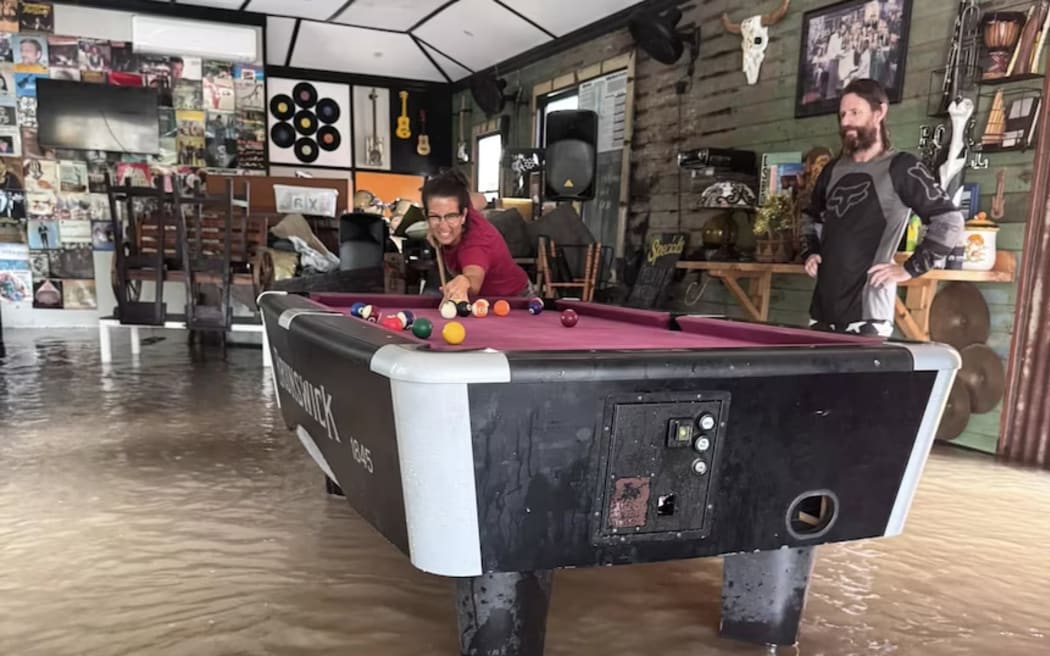 Locals are staying positive in a country music hub in Halifax. (Supplied: Kelly Rees)