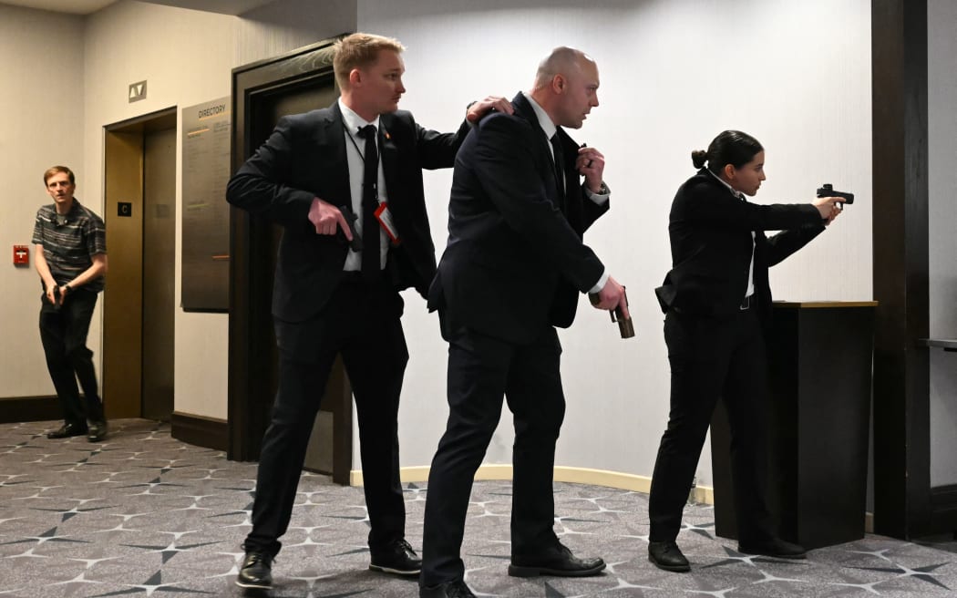 Secret Service agent ‘definitively’ shot by suspected gunman at White ...
