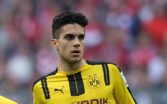 Marc Bartra celebrate the 2:1 goal during the German Bundesliga soccer match between Bayern Munich and Borussia Dortmund at the Allianz Arena in Munich, Germany, 8 April 2017.