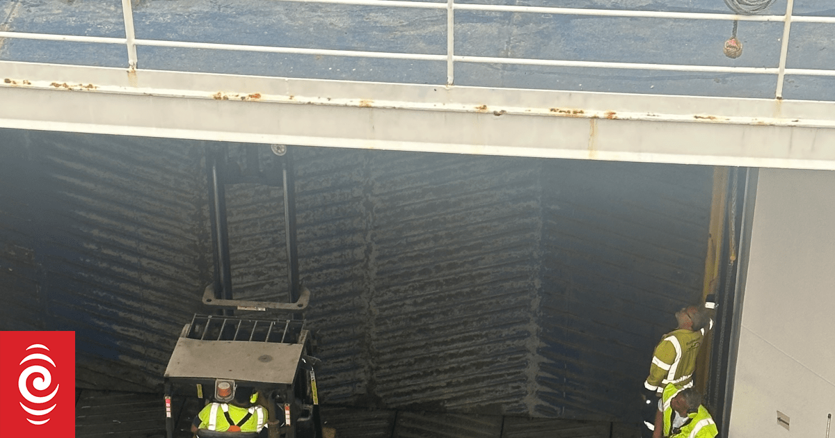 Passengers stuck on Bluebridge ferry due to ramp issue