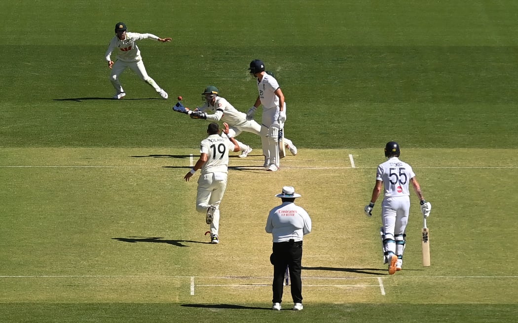 ADELAIDE, AUSTRALIA - DECEMBER 18: Alex Carey of Australia catches Will Jacks during day two of the Third Test Match in the 2025-26 Ashes Series between Australia and England at Adelaide Oval on December 18, 2025 in Adelaide, Australia. (Photo by Philip Brown/Getty Images)
