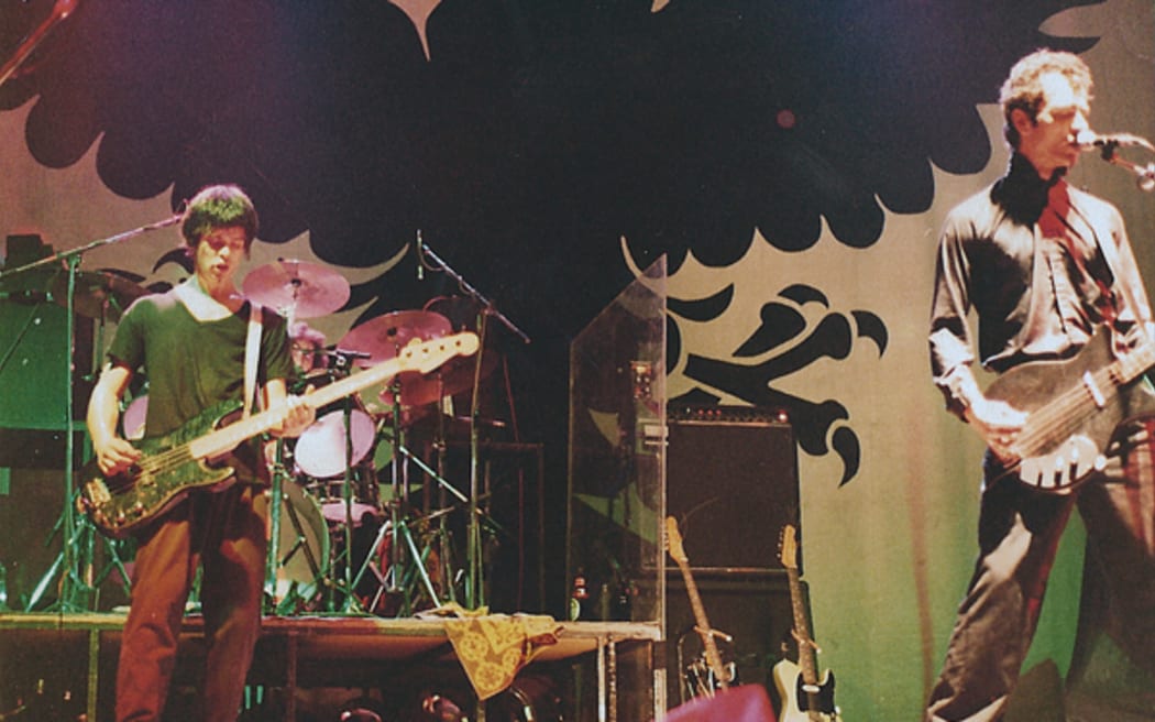 Hugh Cornwell (Right) performing on The Raven Tour in 1979, with Jean Jacques Burnel (left)