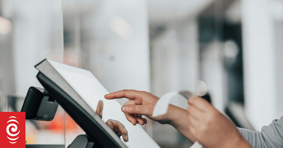 New Zealand's services sector continues to shrink