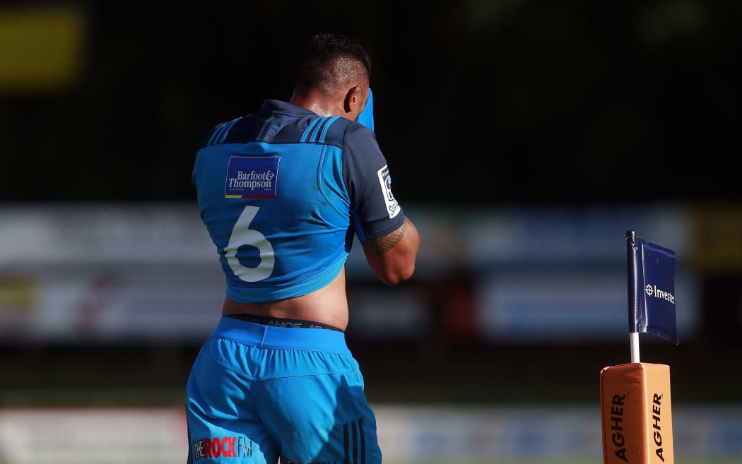 Jerome Kaino red carded in 2016 Super Rugby preseason game.