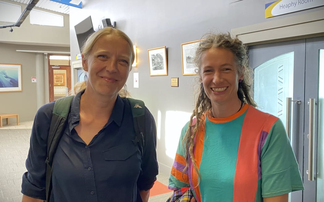Parents for Active Transport Atawhai members Femke Meinderts and Emily Osborne welcomed the imminent consultation.