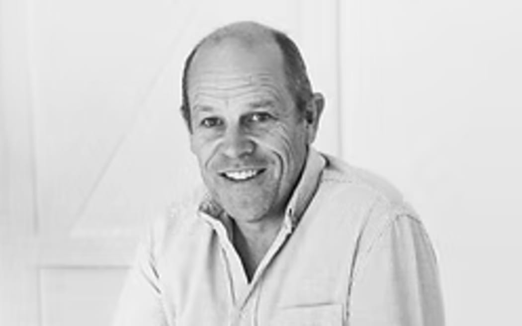 Dr Cameron Lacey