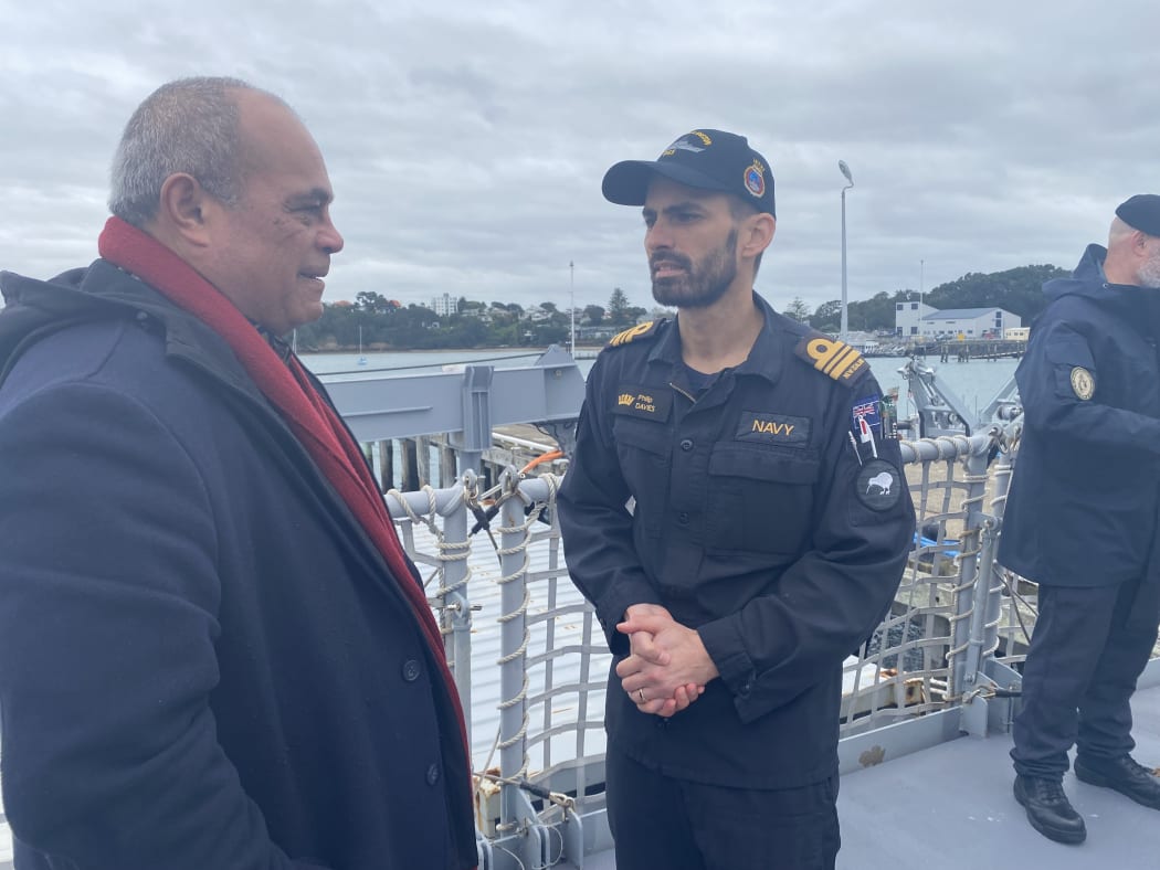 NZ's Associate Health Minister and Minister for Pacific Peoples Aupito William Sio and Commanding Officer of HMNZS WELLINGTON, Lieutenant Commander Philip Davies.