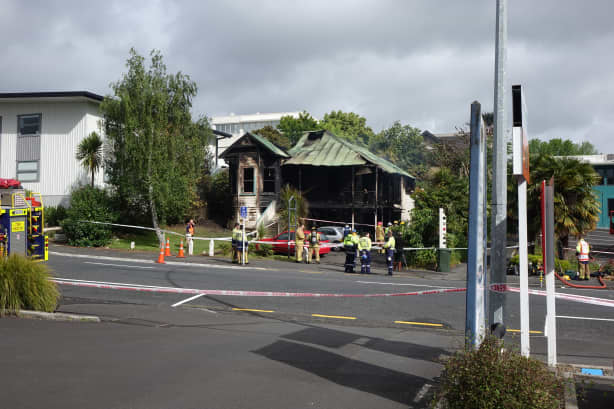 Three dead in Hamilton house fire | RNZ