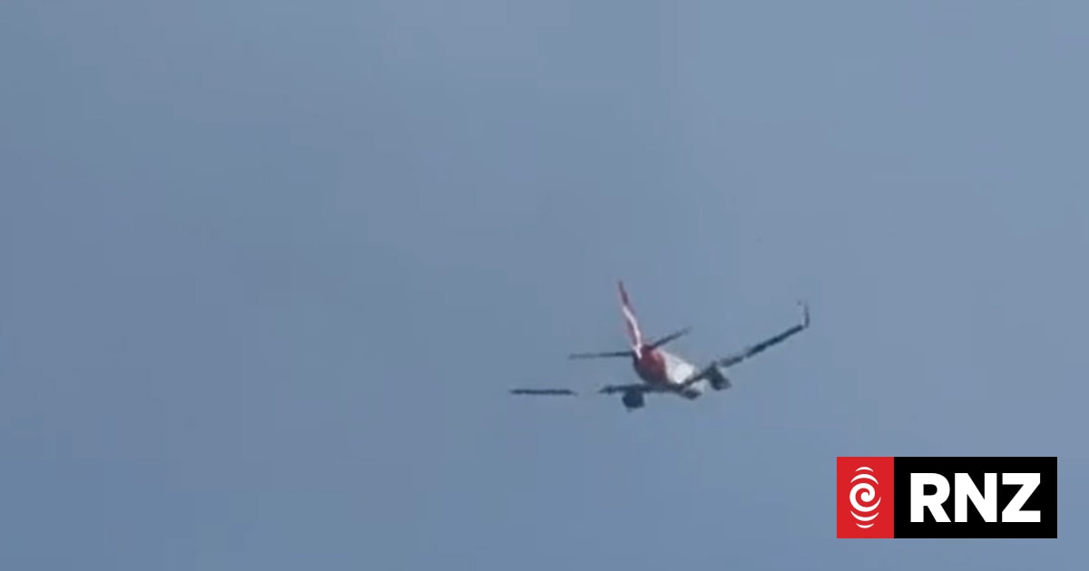 Queenstown flight diverts to Christchurch after 'incident'